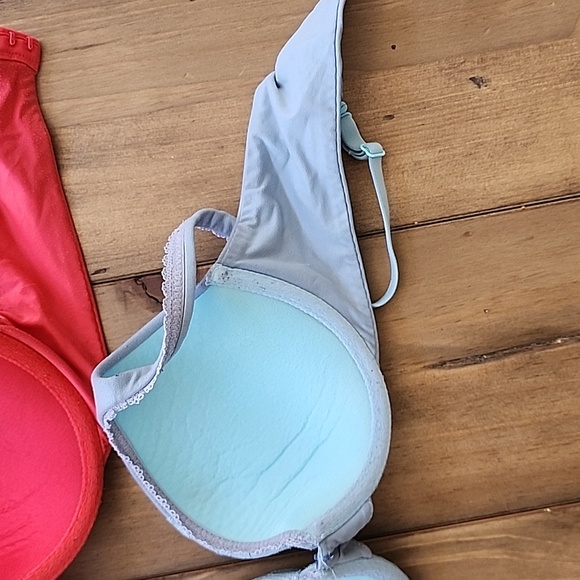 2 34B Body by Victoria Victoria Secret Bras - Red & Blue - Picture 13 of 15